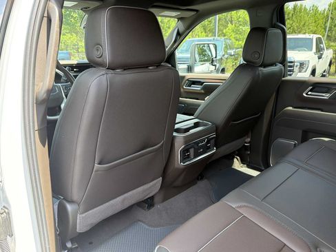 Used 2026 GMC Sierra 2500 Denali w/ Denali Reserve Package AWD/4WD image 36