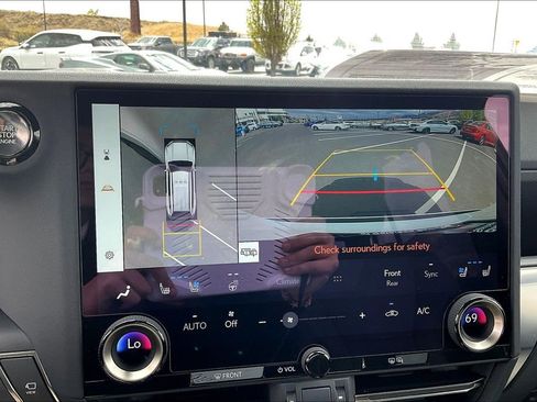 Used 2025 Lexus GX 550 w/ Cold Area Package AWD/4WD image 14