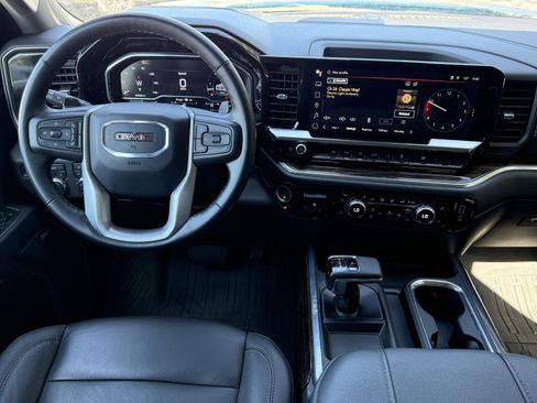 Used 2024 GMC Sierra 1500 Elevation w/ Elevation Premium Package AWD/4WD image 7