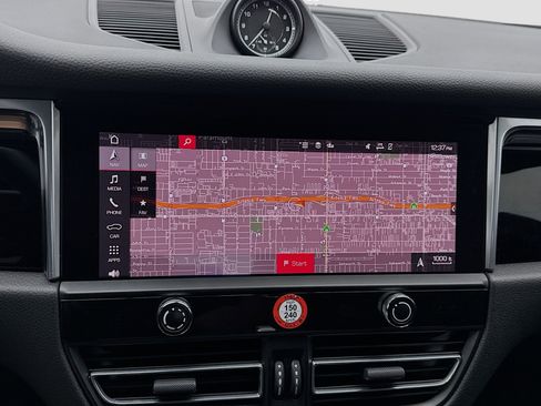 Used 2022 Porsche Macan image 9