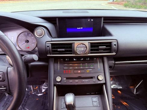 Used 2017 Lexus IS 200t image 20