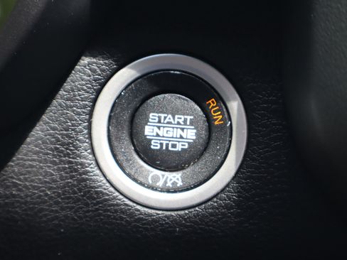 Used 2024 RAM 2500 Big Horn AWD/4WD image 33