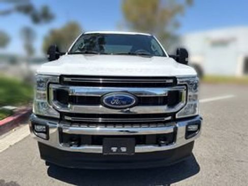 Used 2022 Ford F250 XLT w/ XLT Value Package AWD/4WD image 2