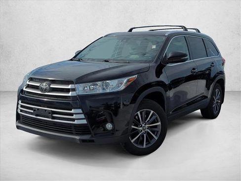 Used 2019 Toyota Highlander XLE image 1