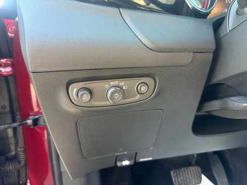 Used 2023 Buick Encore GX Preferred w/ Cold Weather Comfort Package FWD image 22