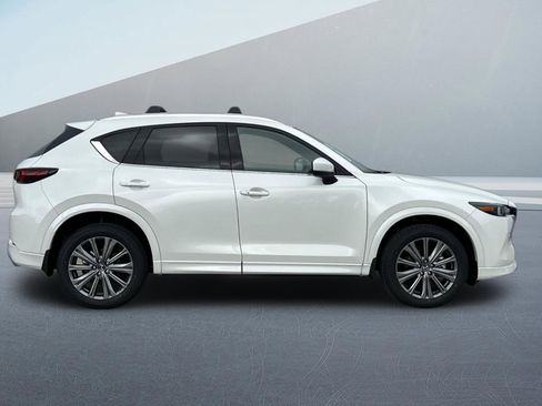 New 2025 MAZDA CX-5 Signature image 2