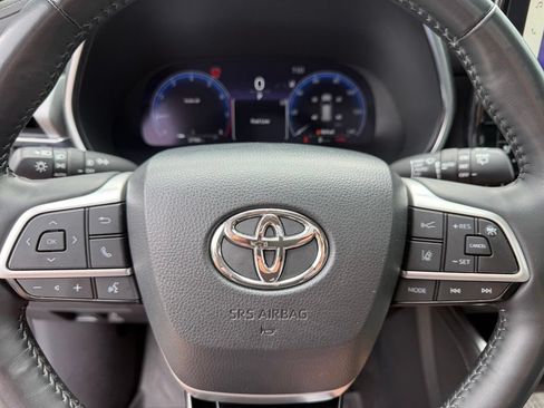Used 2023 Toyota Highlander Platinum AWD/4WD image 34
