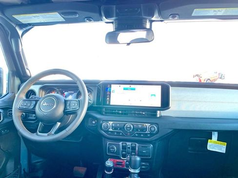 Used 2024 Jeep Wrangler Willys image 15