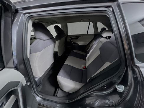 Used 2020 Toyota RAV4 XLE FWD image 29