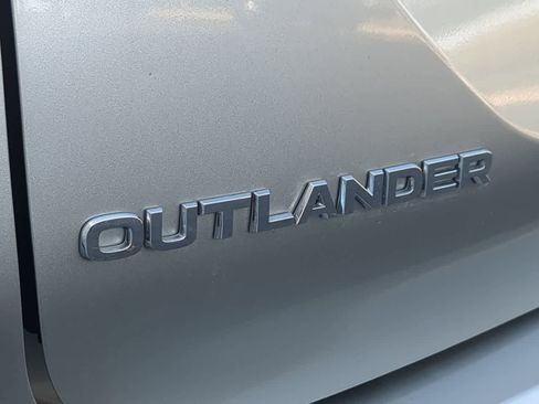 Used 2024 Mitsubishi Outlander SEL image 13