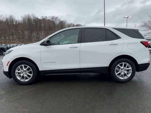 Used 2022 Chevrolet Equinox LS w/ LS Convenience Package image 5