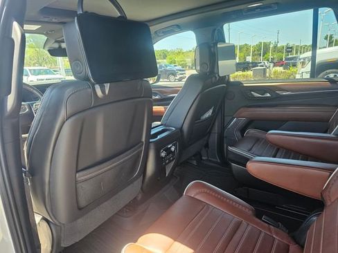 Used 2023 GMC Yukon Denali Ultimate AWD/4WD image 22