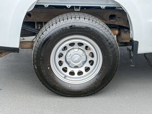 Used 2024 Chevrolet Silverado 1500 W/T w/ WT Value Package AWD/4WD image 10