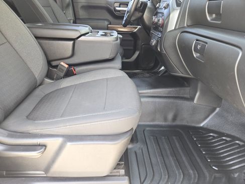 Used 2020 Chevrolet Silverado 1500 LT w/ Convenience Package image 16