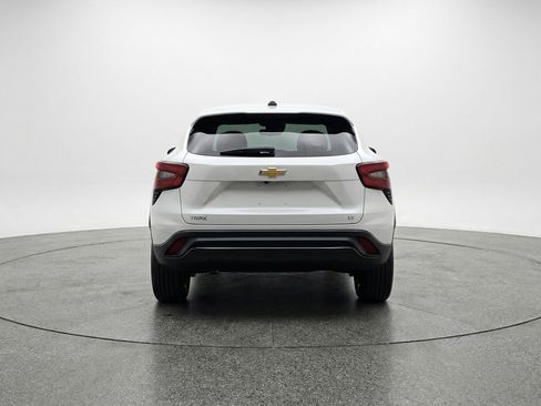 Used 2025 Chevrolet Trax LT w/ LT Convenience Package image 7