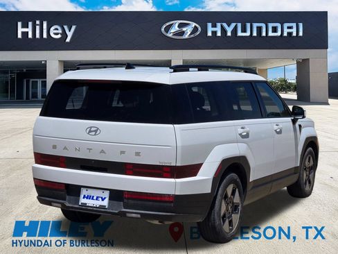 Used 2024 Hyundai Santa Fe SEL FWD image 4