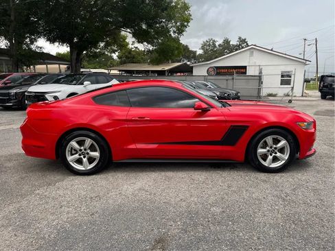 Used 2017 Ford Mustang Coupe RWD image 4