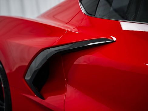 Used 2020 Chevrolet Corvette Stingray Coupe w/ 1LT RWD image 19