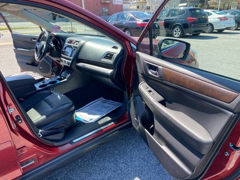 Used 2017 Subaru Outback 2.5i Limited image 15
