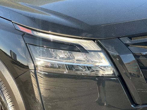 Used 2022 Nissan Pathfinder SL w/ SL Black Package image 48