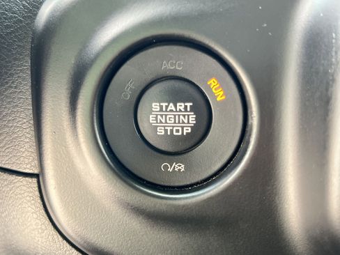 Used 2022 Jeep Gladiator Rubicon w/ Trailer Tow Package image 25