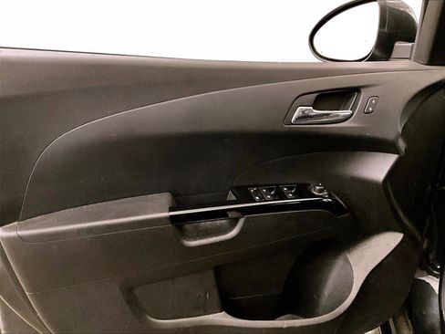Used 2017 Chevrolet Sonic Premier image 22