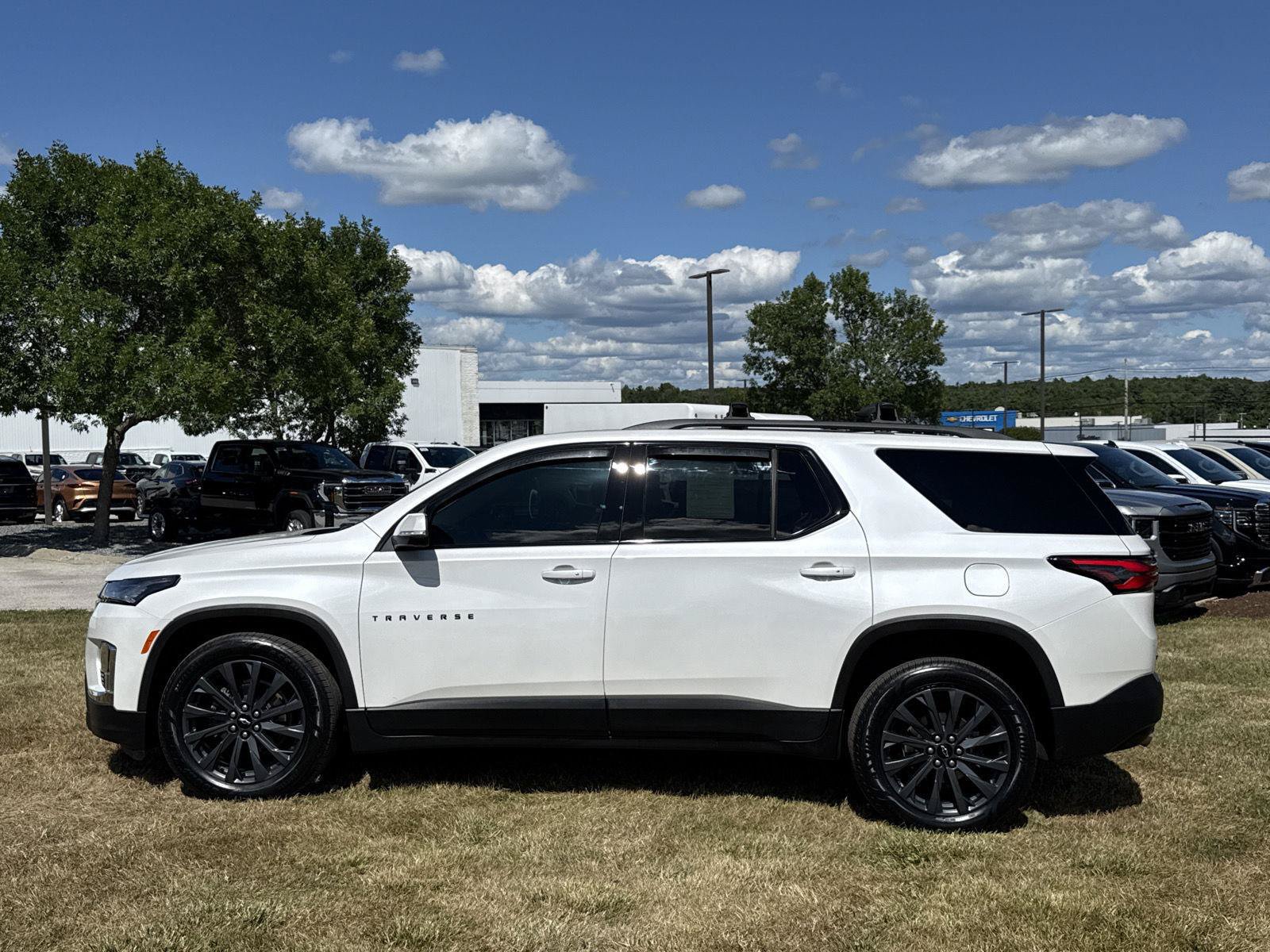 Used 2023 Chevrolet Traverse RS AWD/4WD image 5