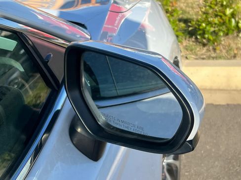 Used 2019 Toyota Camry SE FWD image 16
