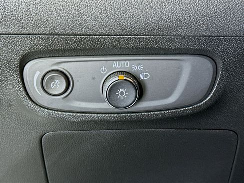 Used 2024 Buick Encore GX Sport Touring image 17