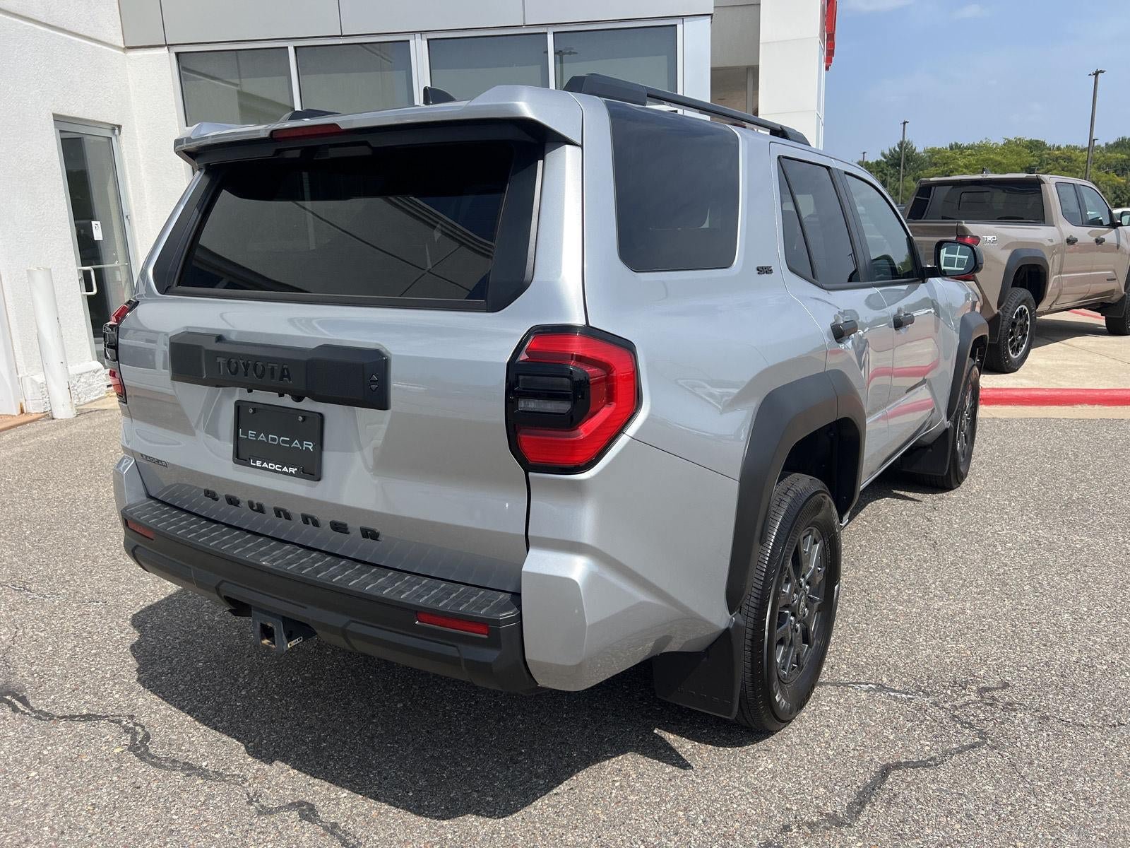 Used 2025 Toyota 4Runner SR5 AWD/4WD image 16