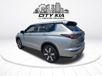 Used 2025 Mitsubishi Outlander SE