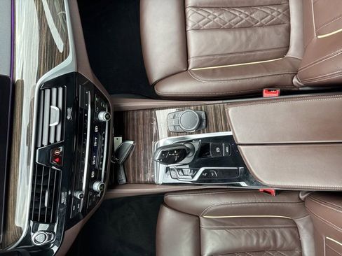 Used 2023 BMW M550i xDrive image 29