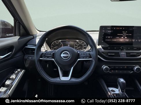 Certified 2024 Nissan Altima 2.5 SR w/ SR Premium Package FWD image 25