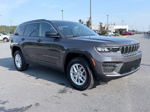 New 2026 Jeep Grand Cherokee Laredo RWD image 2