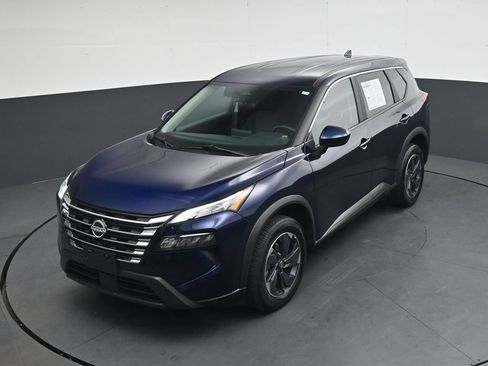 Used 2025 Nissan Rogue SV FWD image 41
