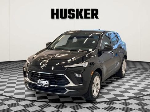 Used 2025 Buick Encore GX Preferred AWD/4WD image 4