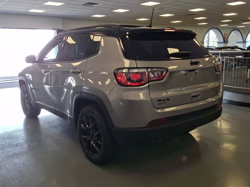 Certified 2023 Jeep Compass Latitude w/ Sun and Sound Group AWD/4WD image 4