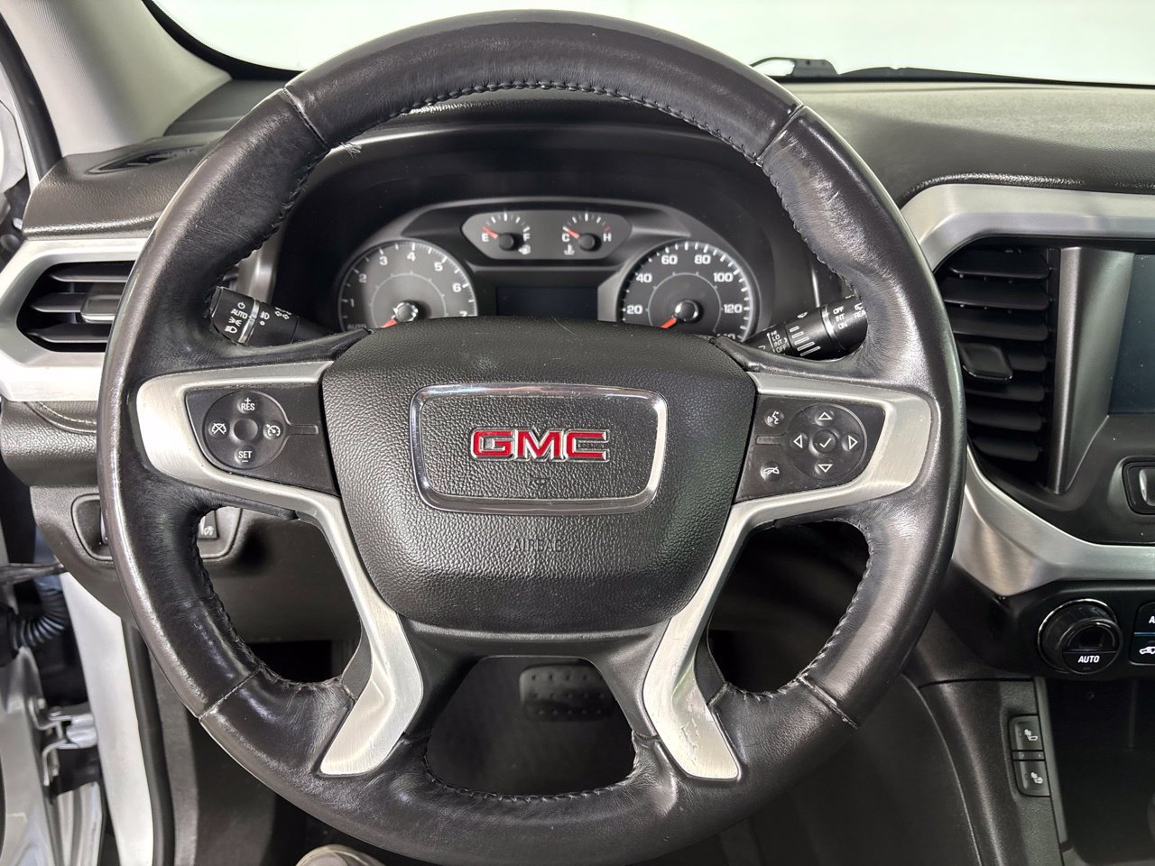Used 2017 GMC Acadia SLE w/ Driver Alert Package I FWD image 13