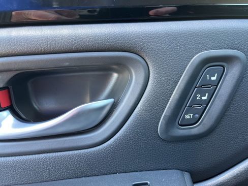 Certified 2025 Honda Pilot EX-L image 10