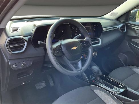Used 2025 Chevrolet TrailBlazer LT AWD/4WD image 20