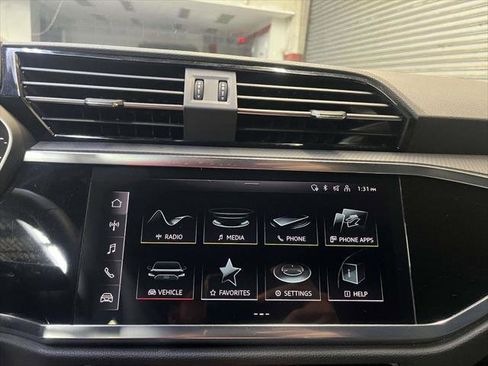 Used 2025 Audi Q3 2.0T Premium AWD/4WD image 18