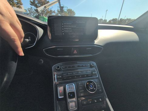 Used 2023 Hyundai Santa Fe Limited image 12