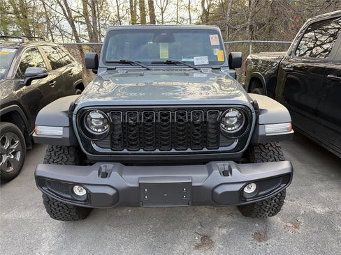 Used 2025 Jeep Wrangler Willys image 2