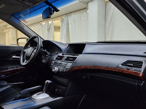 Used 2010 Honda Crosstour EX-L image 22