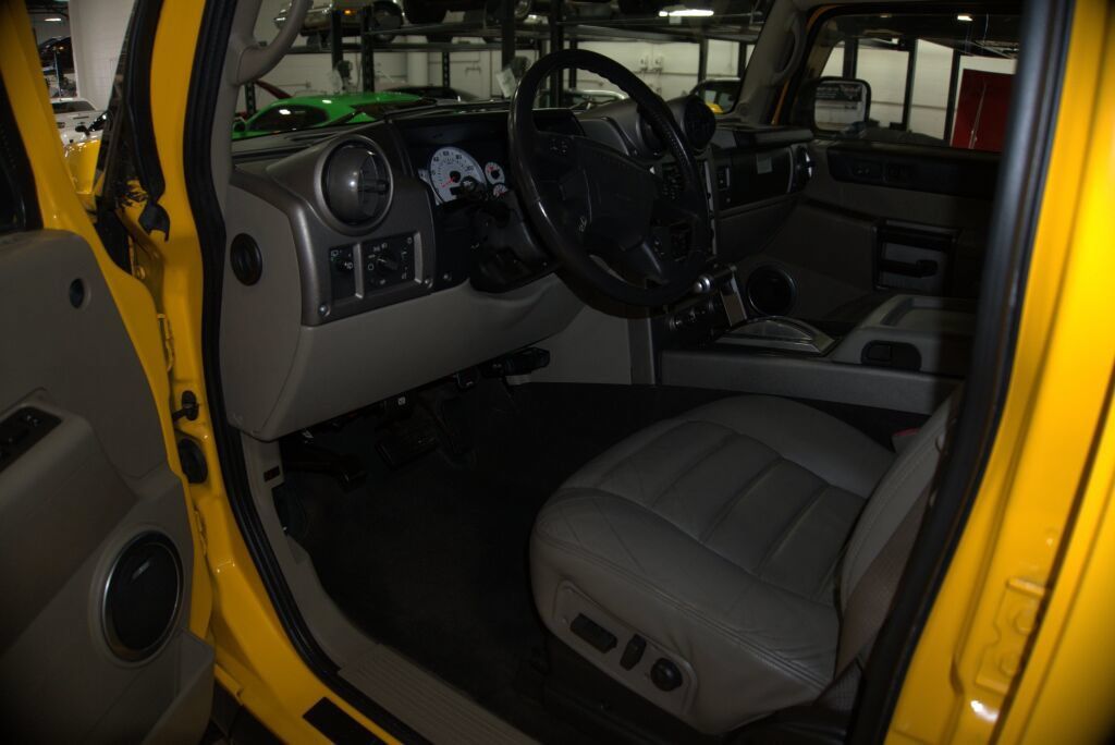 Used 2003 HUMMER H2 w/ Preferred Equipment Group AWD/4WD image 39