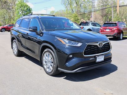 Used 2023 Toyota Highlander Limited