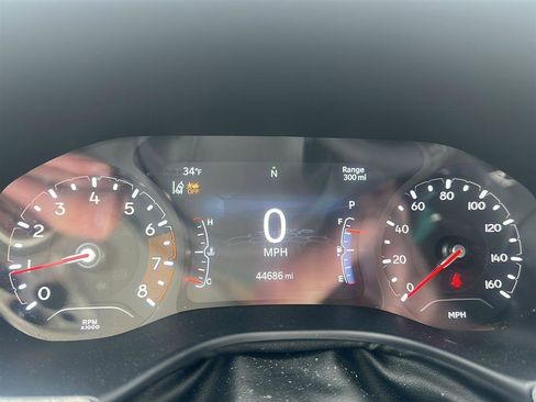 Used 2024 Jeep Compass Latitude image 10