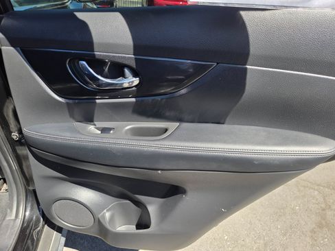 Used 2020 Nissan Rogue SV AWD/4WD image 11