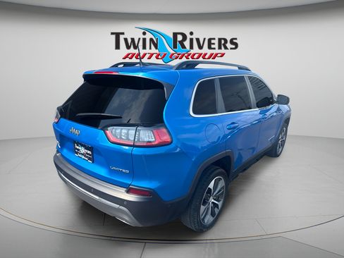 Used 2022 Jeep Cherokee Limited w/ Elite Package AWD/4WD image 4