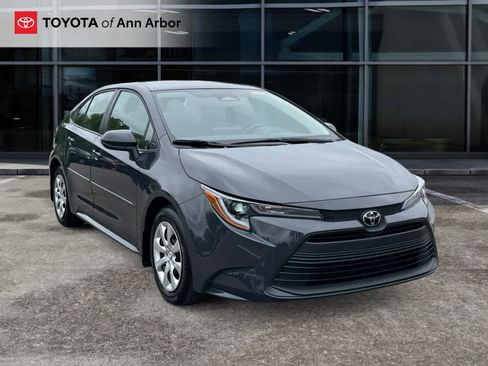 Used 2025 Toyota Corolla LE FWD image 1